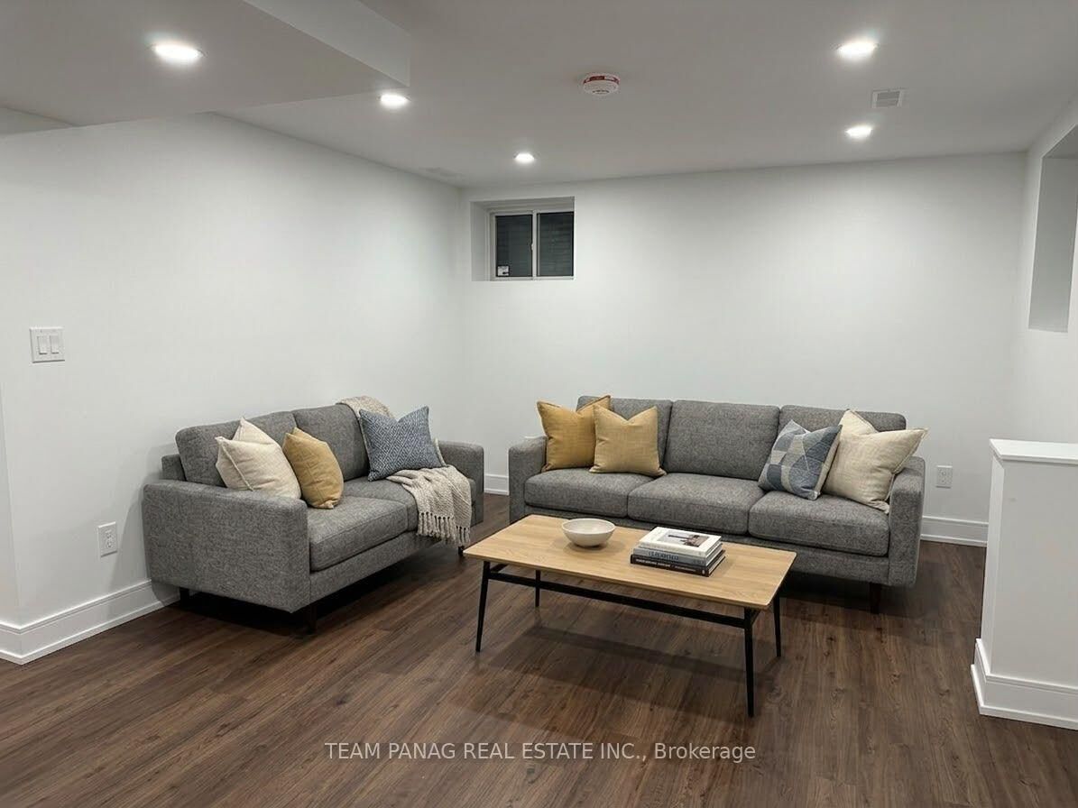 Property Photo:  88 Keppel Circle Lower  ON L7A 0B6 