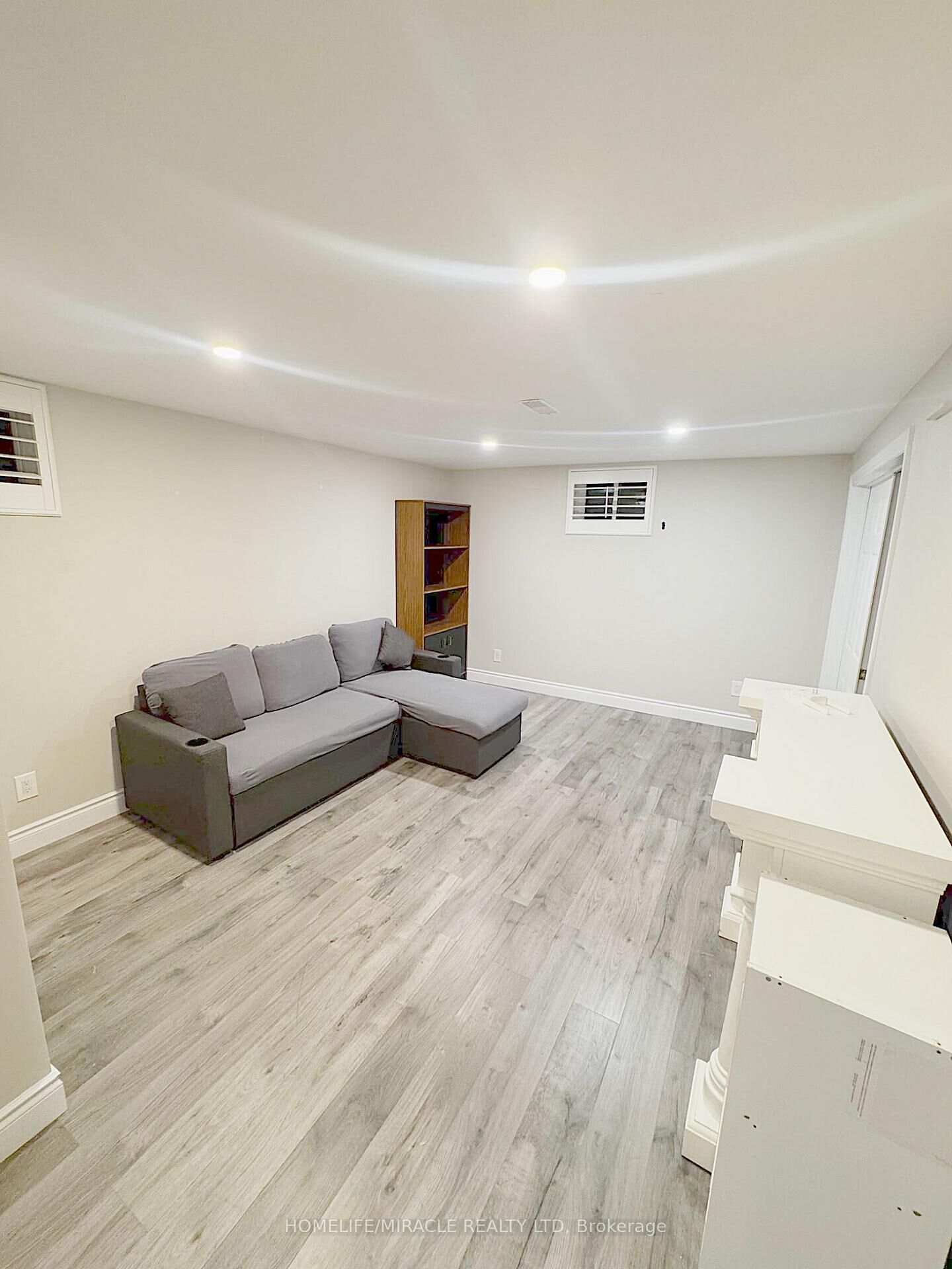 Property Photo:  925 Byron Street N  ON L1N 4P2 