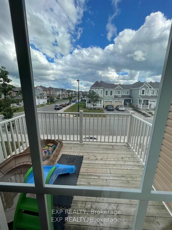 Property Photo:  916 Fameflower Street  ON K2J 0T3 