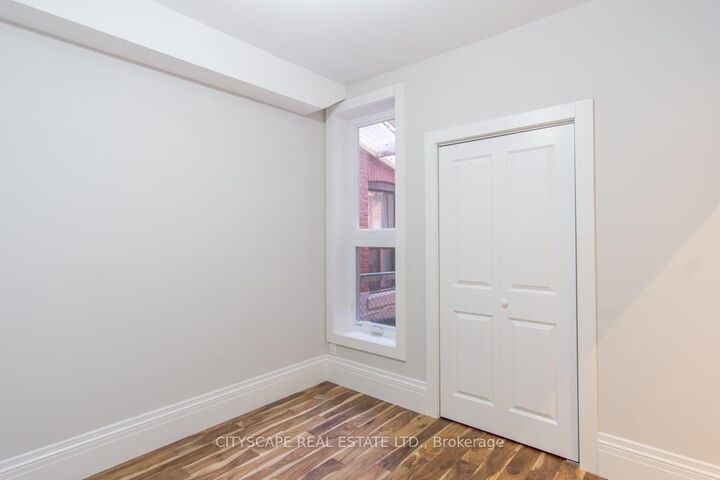 Property Photo:  936 Dundas Street E Main  ON M4M 1R3 