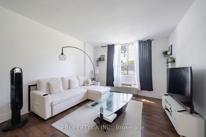 Property Photo:  