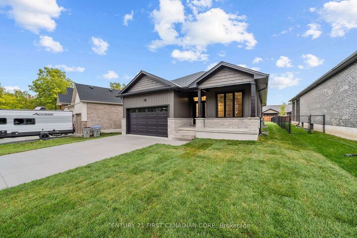 Property Photo:  78 Queen Street  ON N0M 1A0 