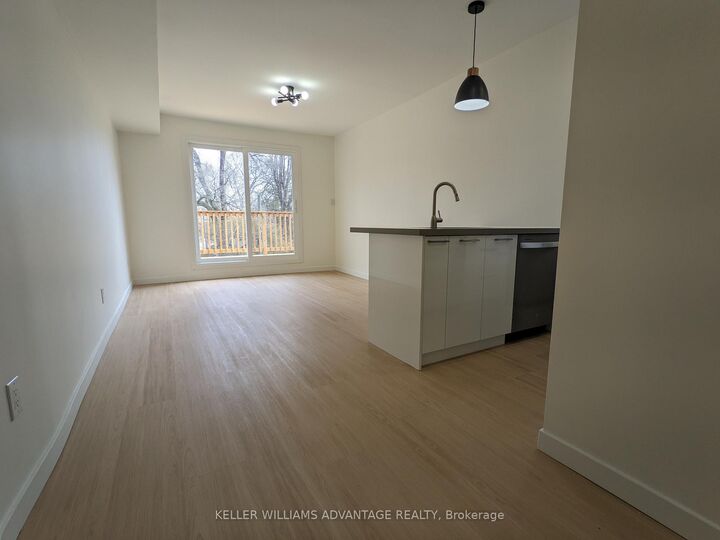 Property Photo:  113 Woodbine Avenue Upper  ON M4L 3P1 