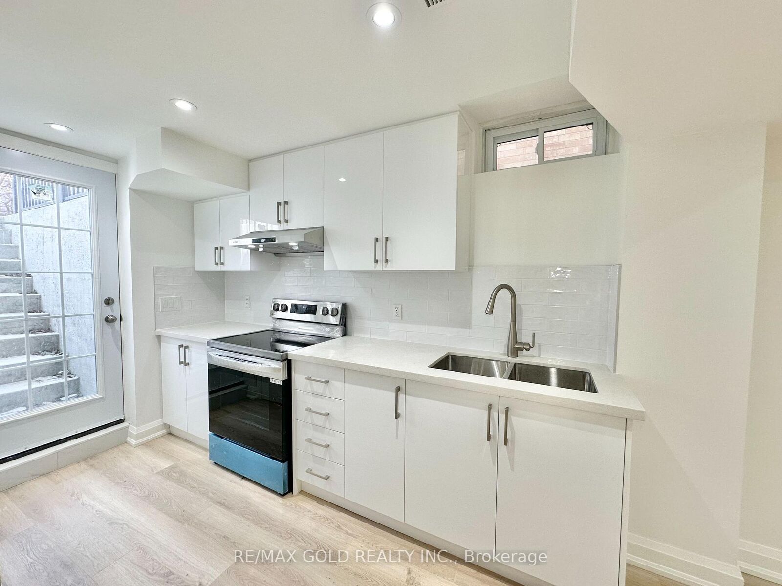 Property Photo:  7099 Village Walk Basement  ON L5W 1X5 