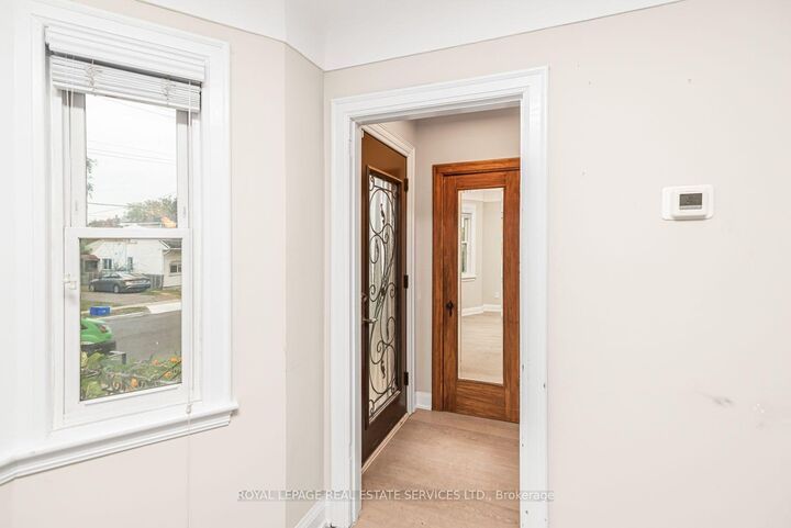 Property Photo:  187 West 2nd Street  ON L9C 3G2 