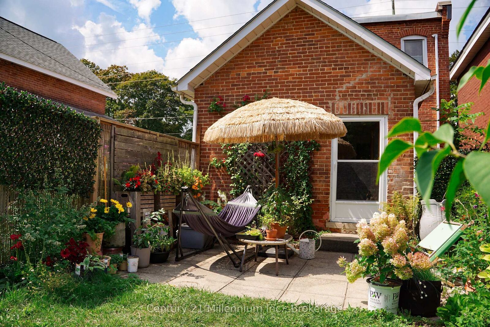 Property Photo:  2245 4th Avenue W  ON N4K 4Y7 