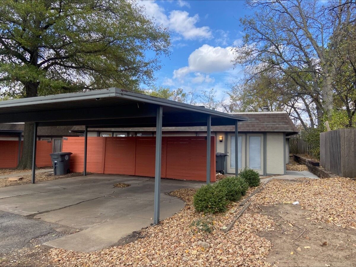 Property Photo:  5305 E 32nd Place B  OK 74135 