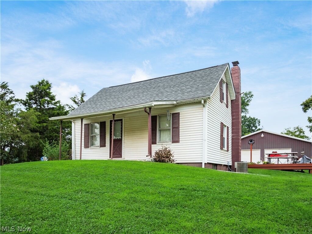 Property Photo: 46601 Valley Road OH 43724