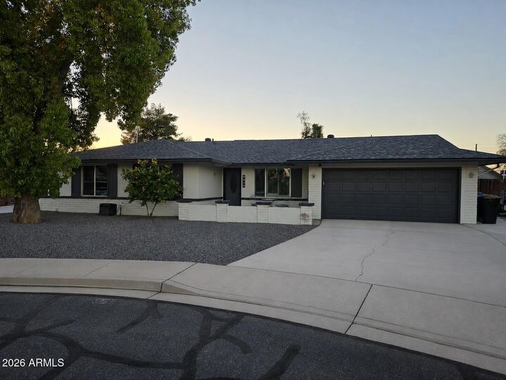 Property Photo:  2612 W Osage Circle  AZ 85202 