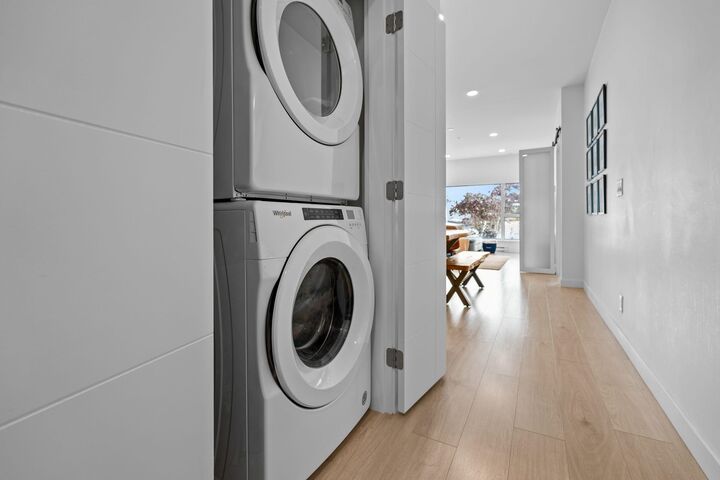 Property Photo:  2345 Rindall Avenue 204  BC V3C 0T1 