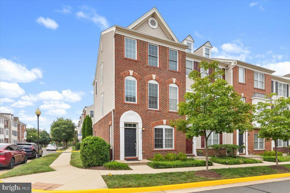 Property Photo:  25119 McBryde Terrace  VA 20152 