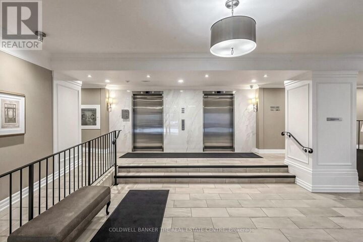 Property Photo: 5 Weldrick Road West 301 ON L4C 8S9