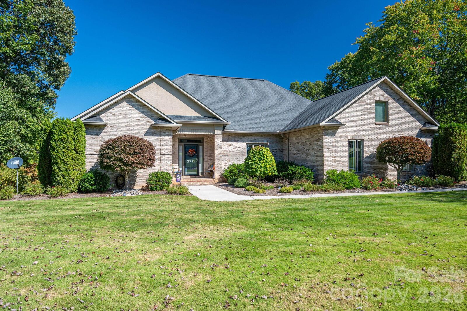 Property Photo:  3715 Foxboro Lane NE  NC 28601 