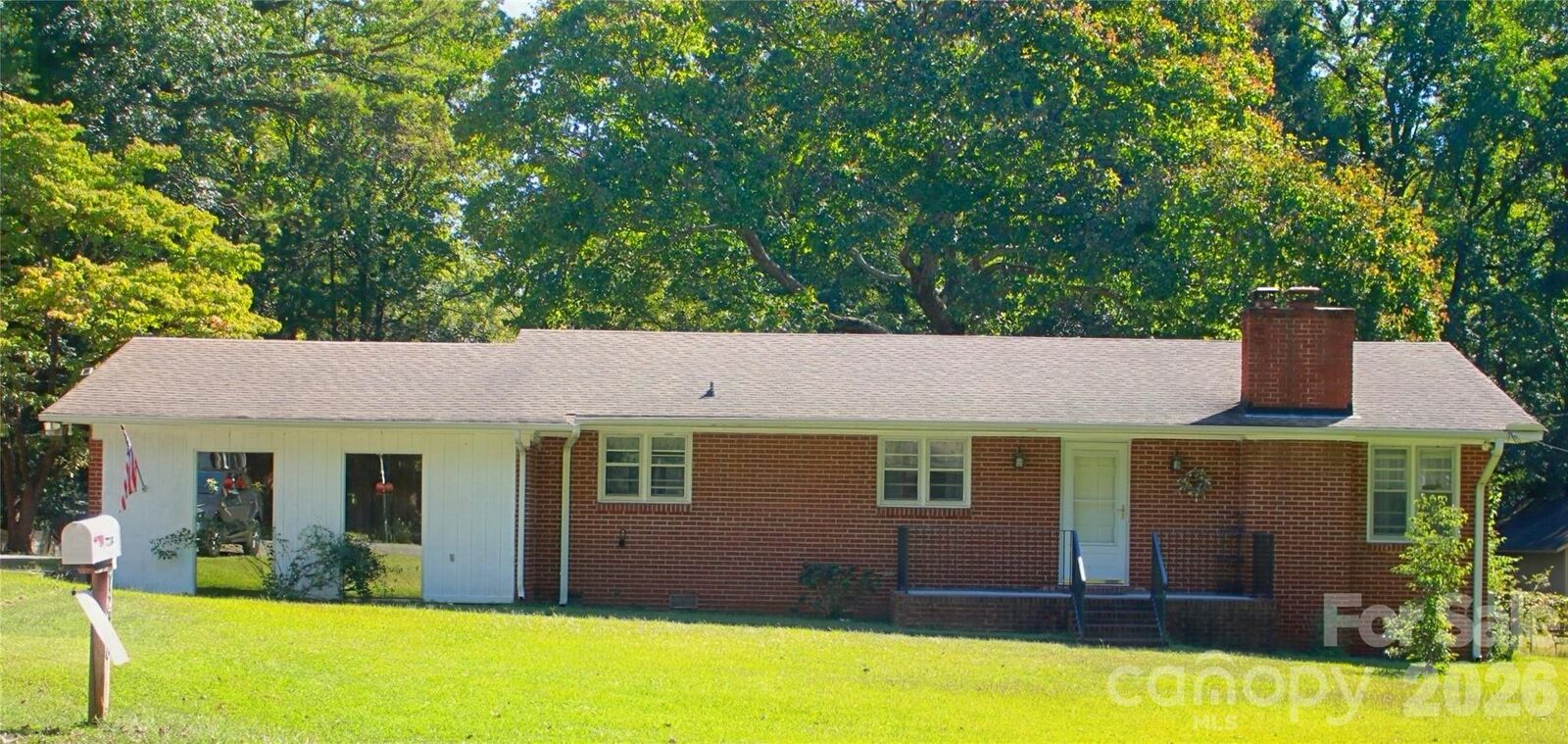 Property Photo: 7218 Lakeside Drive N NC 28215