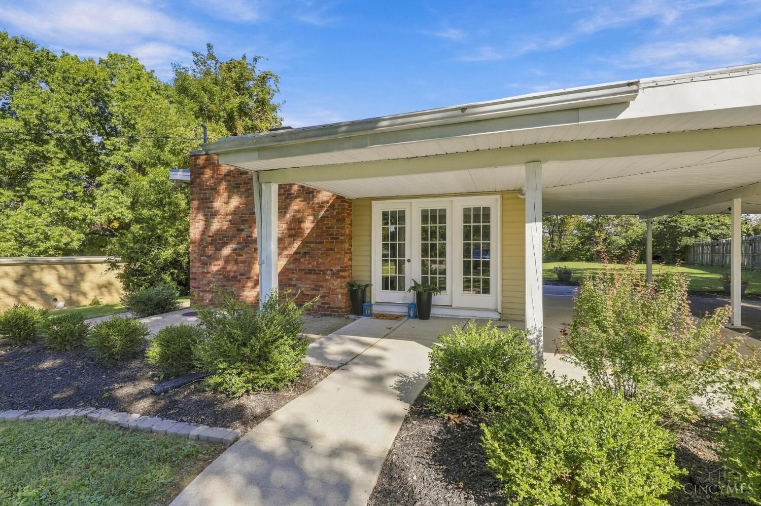 Property Photo: 7694 View Place Drive OH 45224