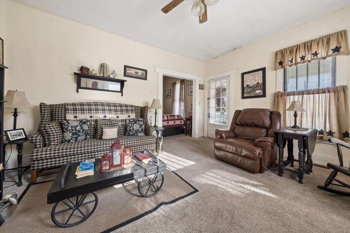 Property Photo:  199 N Market Street  OH 43143 