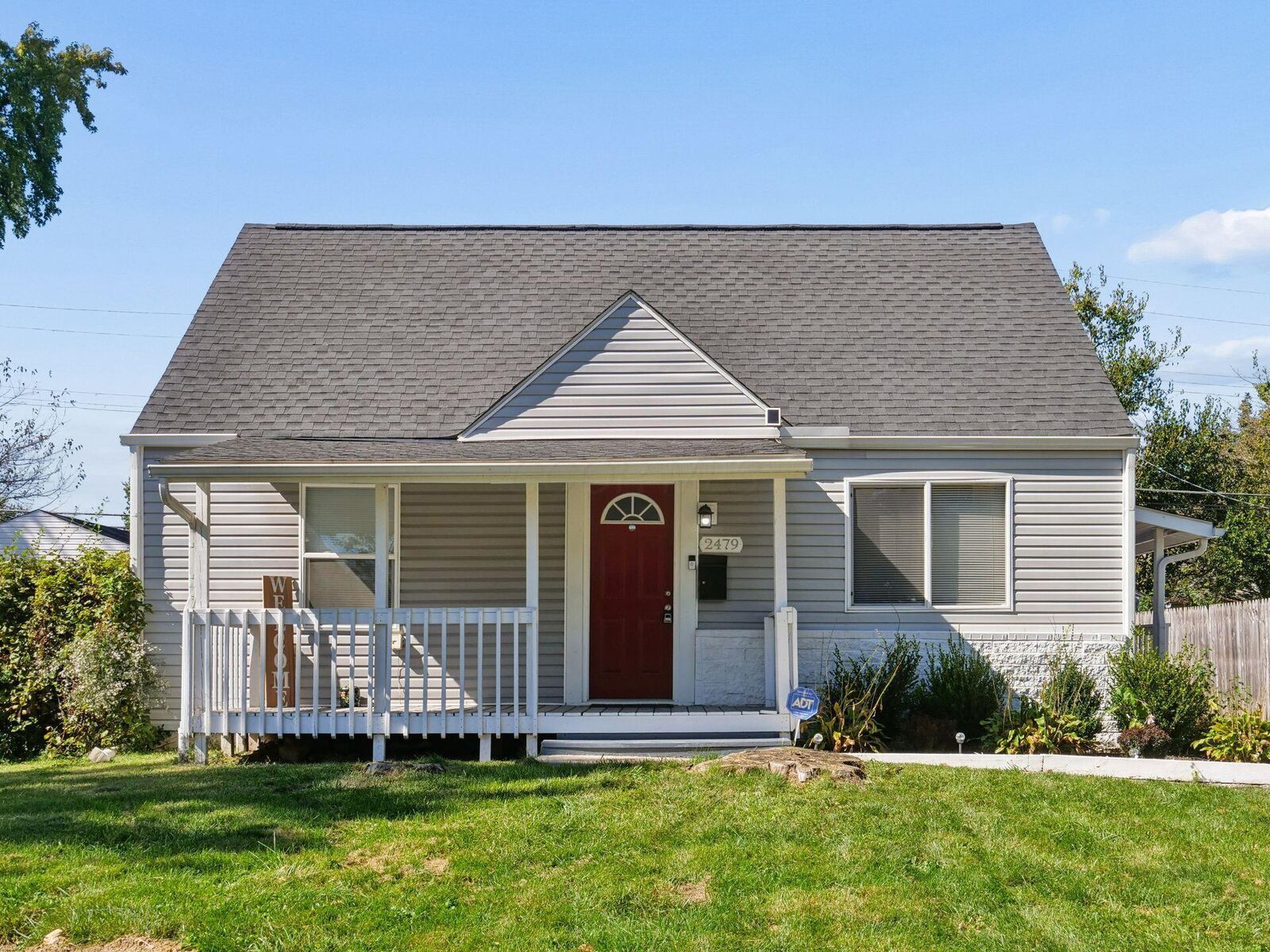 Property Photo:  2479 Renwood Place  OH 43211 