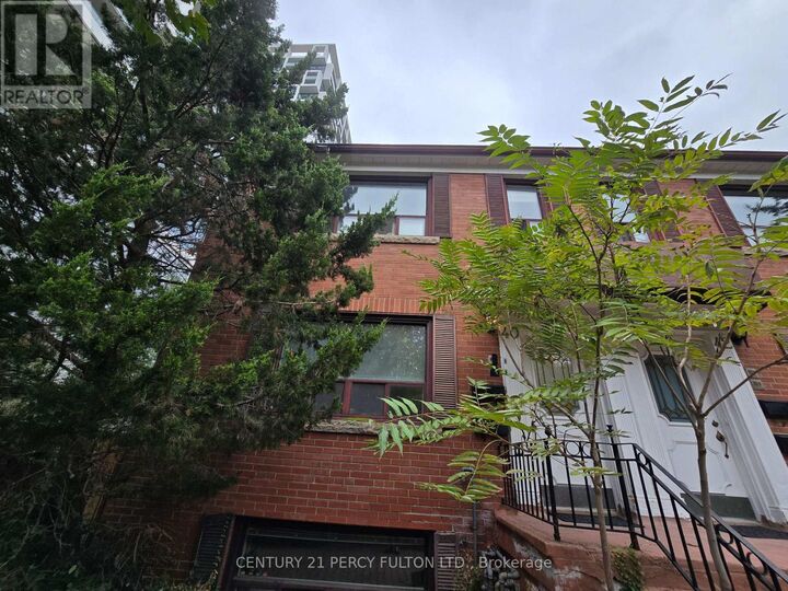 Property Photo: 40 Hillsdale Avenue East 40 B ON M4S 1T5