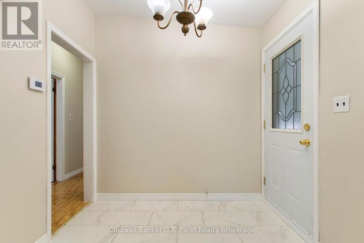 Photo de la propriété: 105 Queen Street ON N4G 3H4