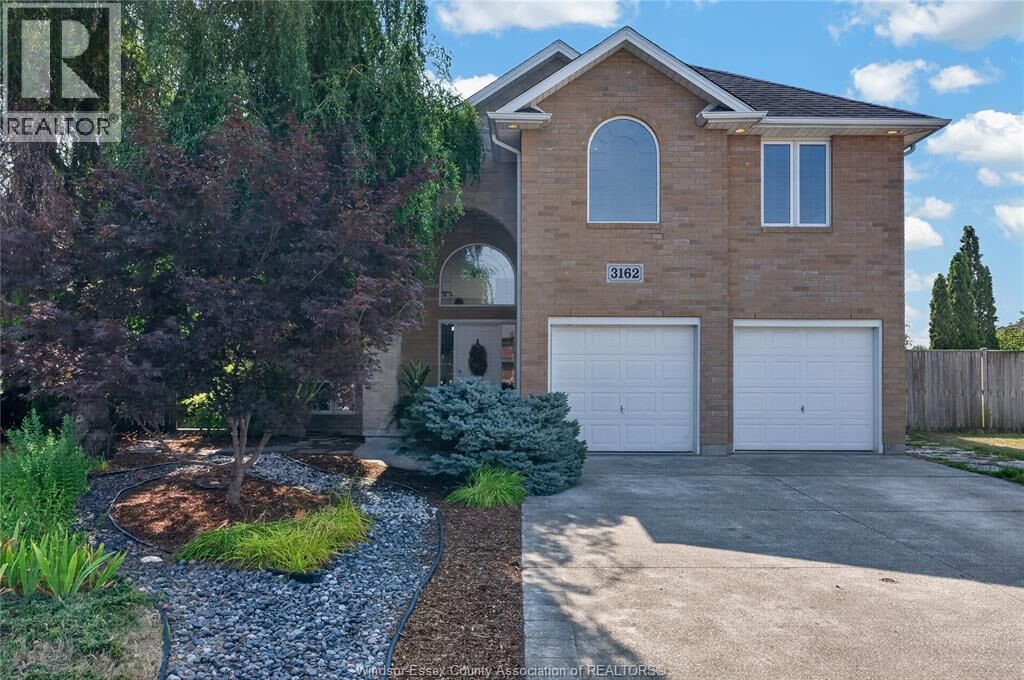 Property Photo:  3162 Leisure Crescent  ON N8R 0A2 