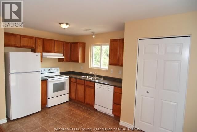 Property Photo:  1810 Northway Lower - D  ON N9B 0A6 