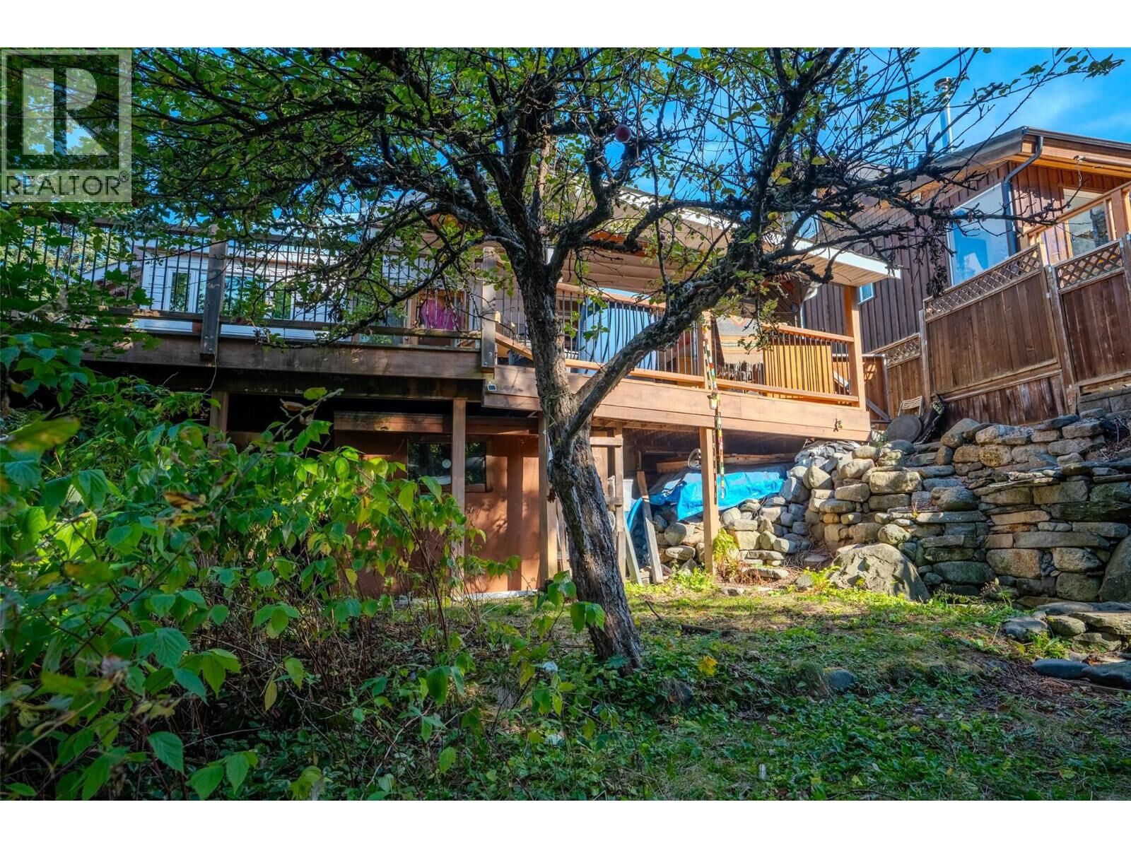 Property Photo:  1424 Falls Street  BC V1L 1J4 