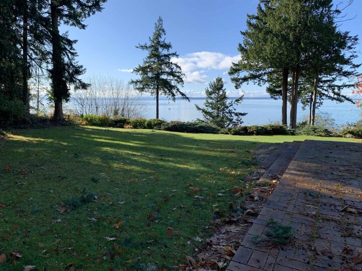 Property Photo:  12581 16 Avenue  BC V4A 1M7 