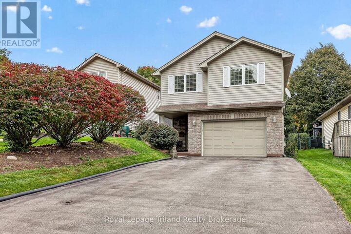 Property Photo:  208 McKeand Street  ON N5C 4E6 