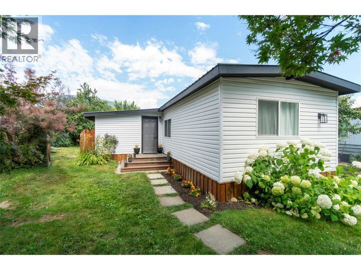Property Photo:  5131 69 Avenue Northeast  BC V0E 1K0 
