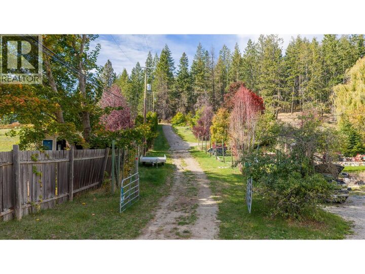 Property Photo:  3930 3 Highway  BC V0B 1K0 