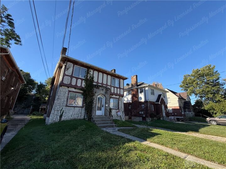 Property Photo:  1113 Carolina Avenue 4  OH 45237 