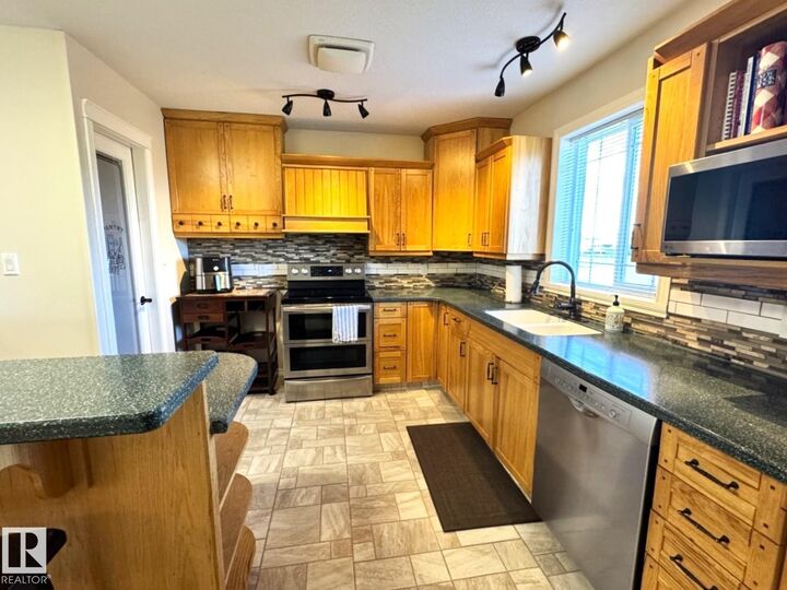 Property Photo: 4928 50 Ave. AB T0E 0S0