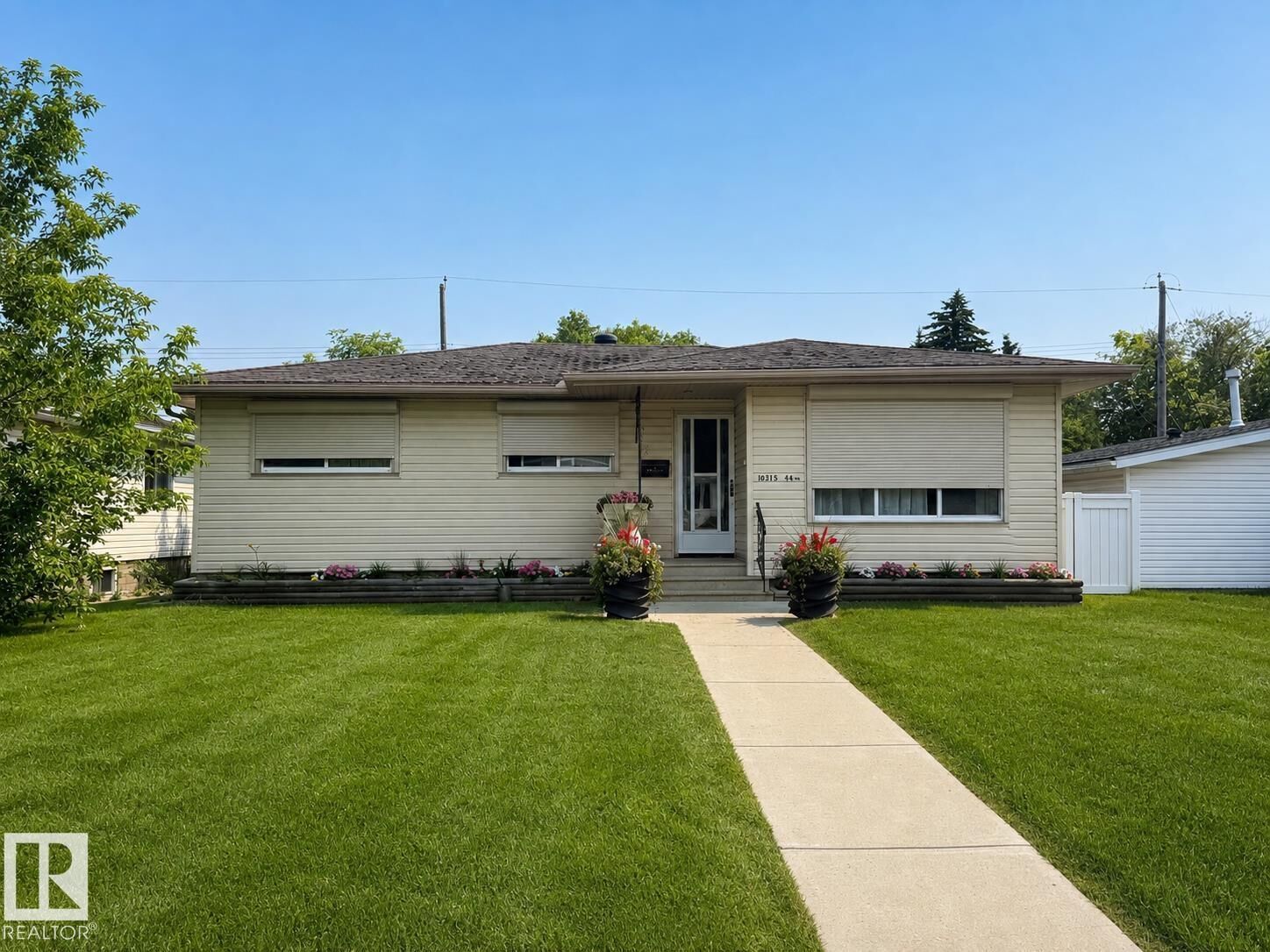 Property Photo:  10315 44 Street NW  AB T6A 1V6 