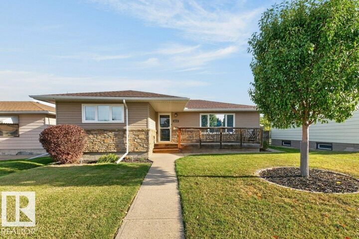 Property Photo:  5412 90A Avenue NW  AB T6B 0P8 