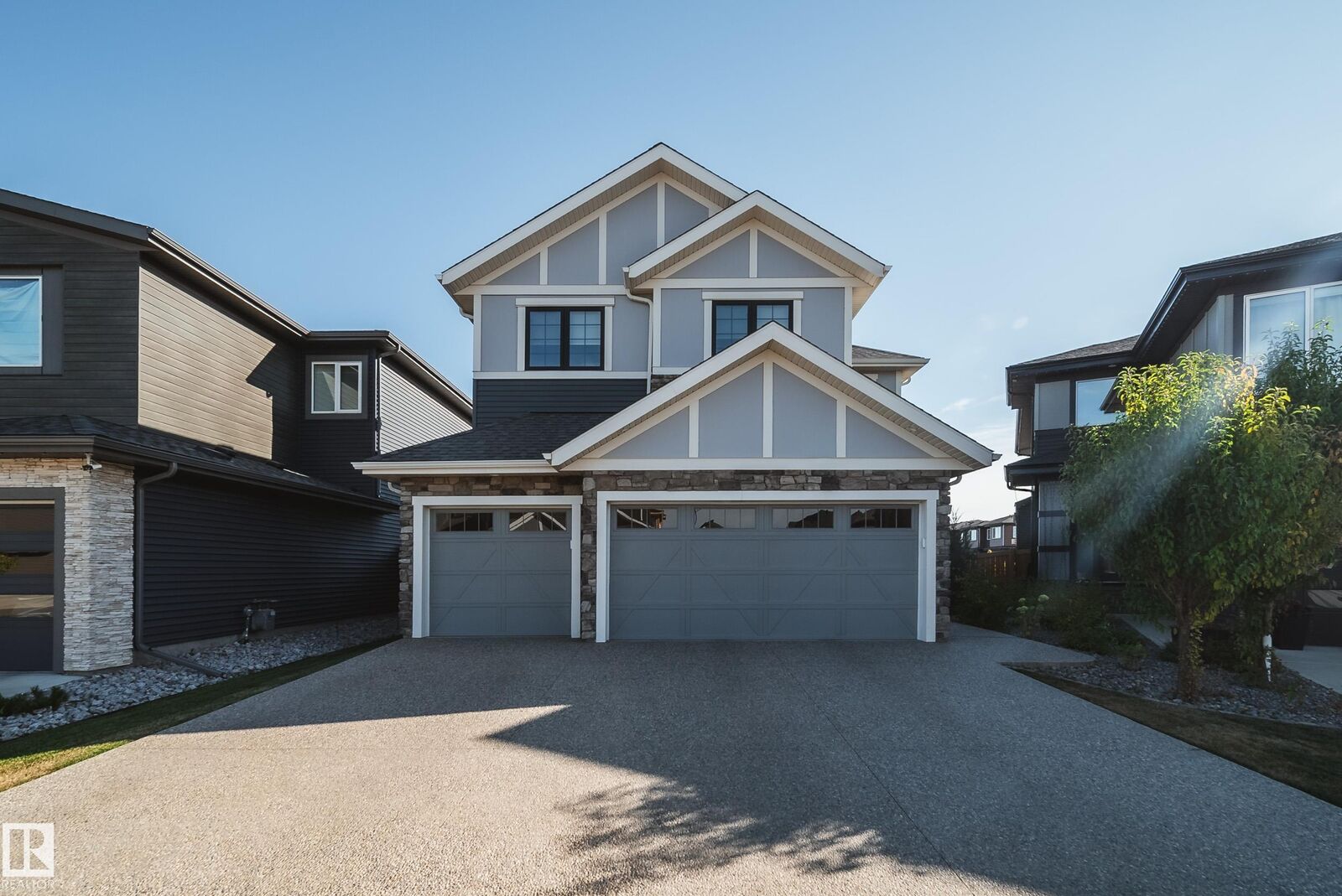 Property Photo:  6843 Knox Loop SW  AB T6W 4R4 