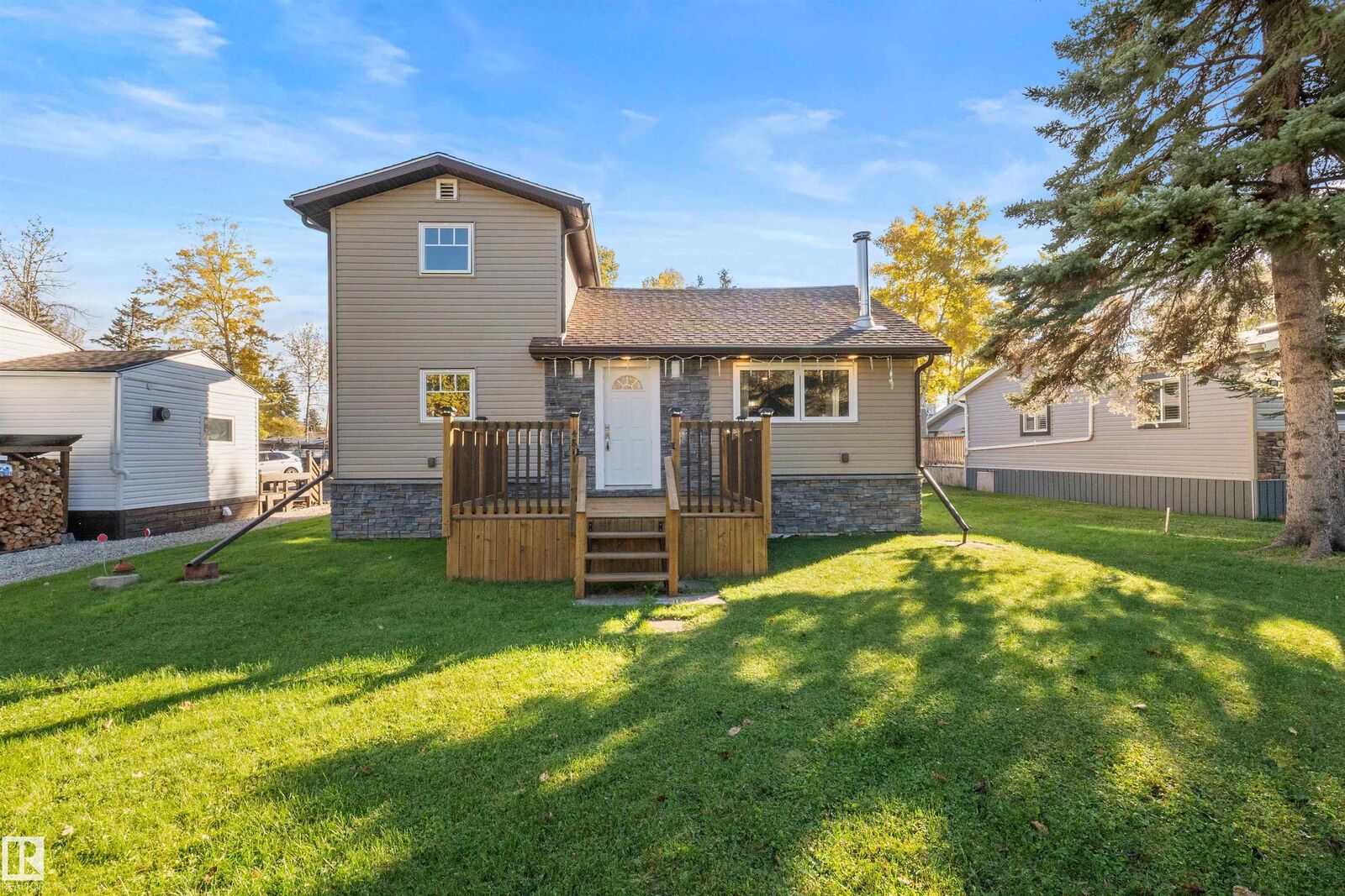 Property Photo:  4811 60 Street  AB T9E 0A0 