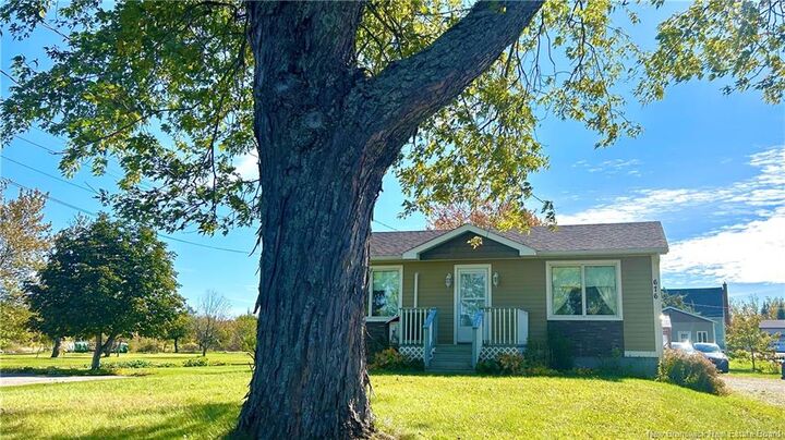 Property Photo:  676 St-Pierre O Boulevard  NB E1W 1A1 