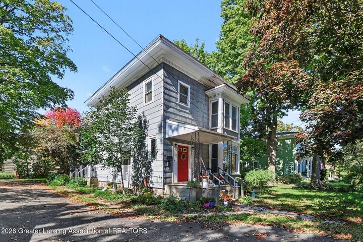 Property Photo: 614 S Putnam Street MI 48895