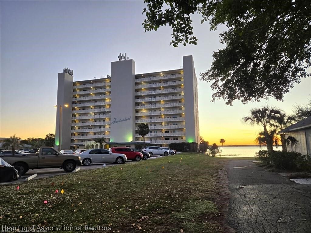 Property Photo:  2131 Lakeview Drive 106  FL 33870 