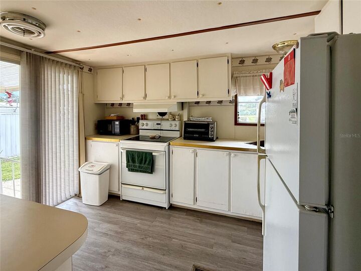 Property Photo:  6035 Ridgewood Drive  FL 33542 