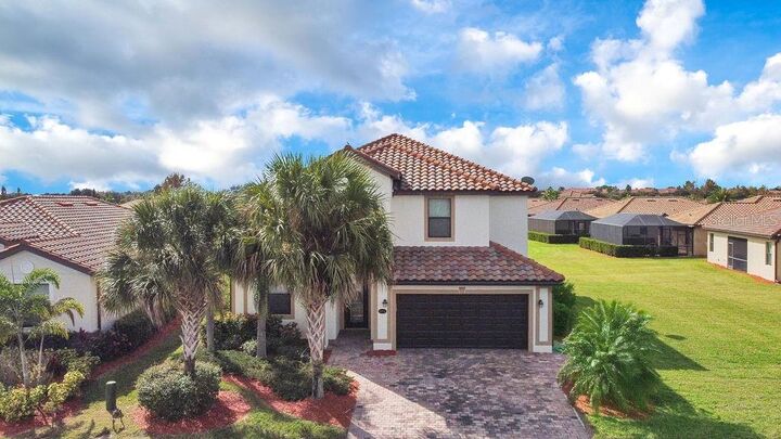 Property Photo:  6914 Quiet Creek Drive  FL 34212 