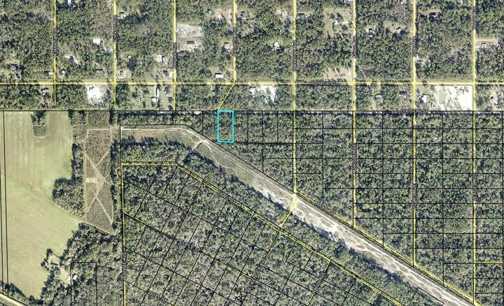 Property Photo:  463 Division Street  FL 32145 