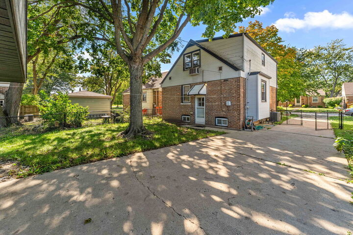Property Photo:  17951 Commercial Avenue  IL 60438 