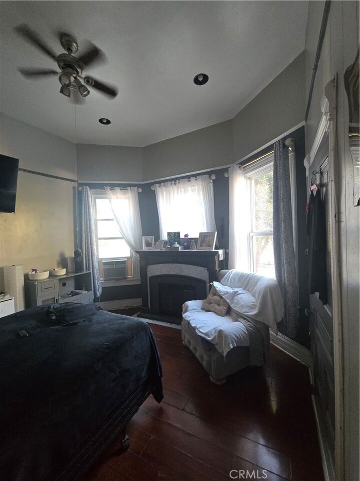 Property Photo:  1460 W 23rd  CA 90007 
