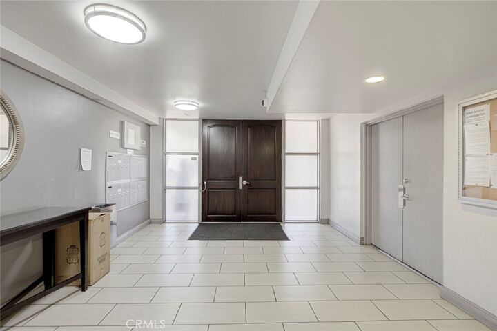 Property Photo: 1037 N Vista CA 90046