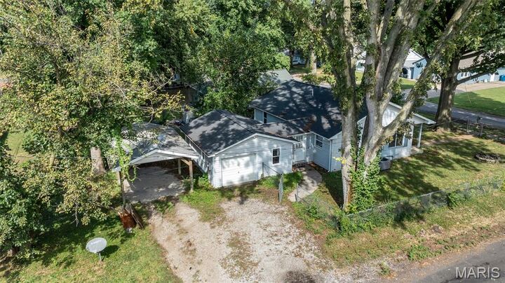 Property Photo:  213 Pennsylvania Avenue  IL 62087 