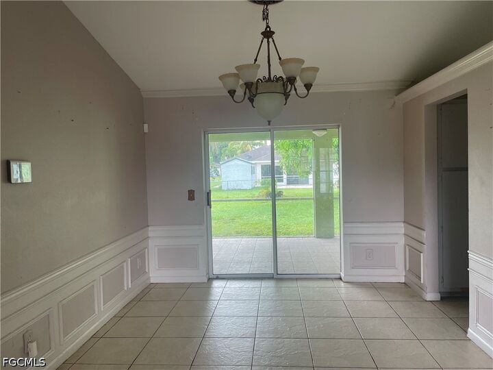 Property Photo: 612 SE 31st Terrace FL 33904