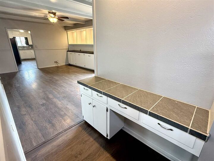 Property Photo:  2913 Larchmont Ave  OK 74604 