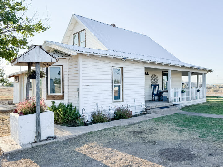 Property Photo:  611 Badger  NM 88250 