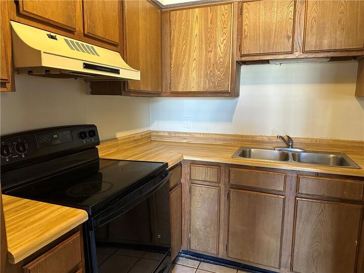 Property Photo: 148-150 Parkway North Drive 00 LA 70458
